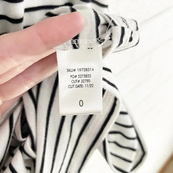 Torrid Black & White Striped Short Sleeve Tee Shirt Women's Plus Size 0X - Picture 5 of 6